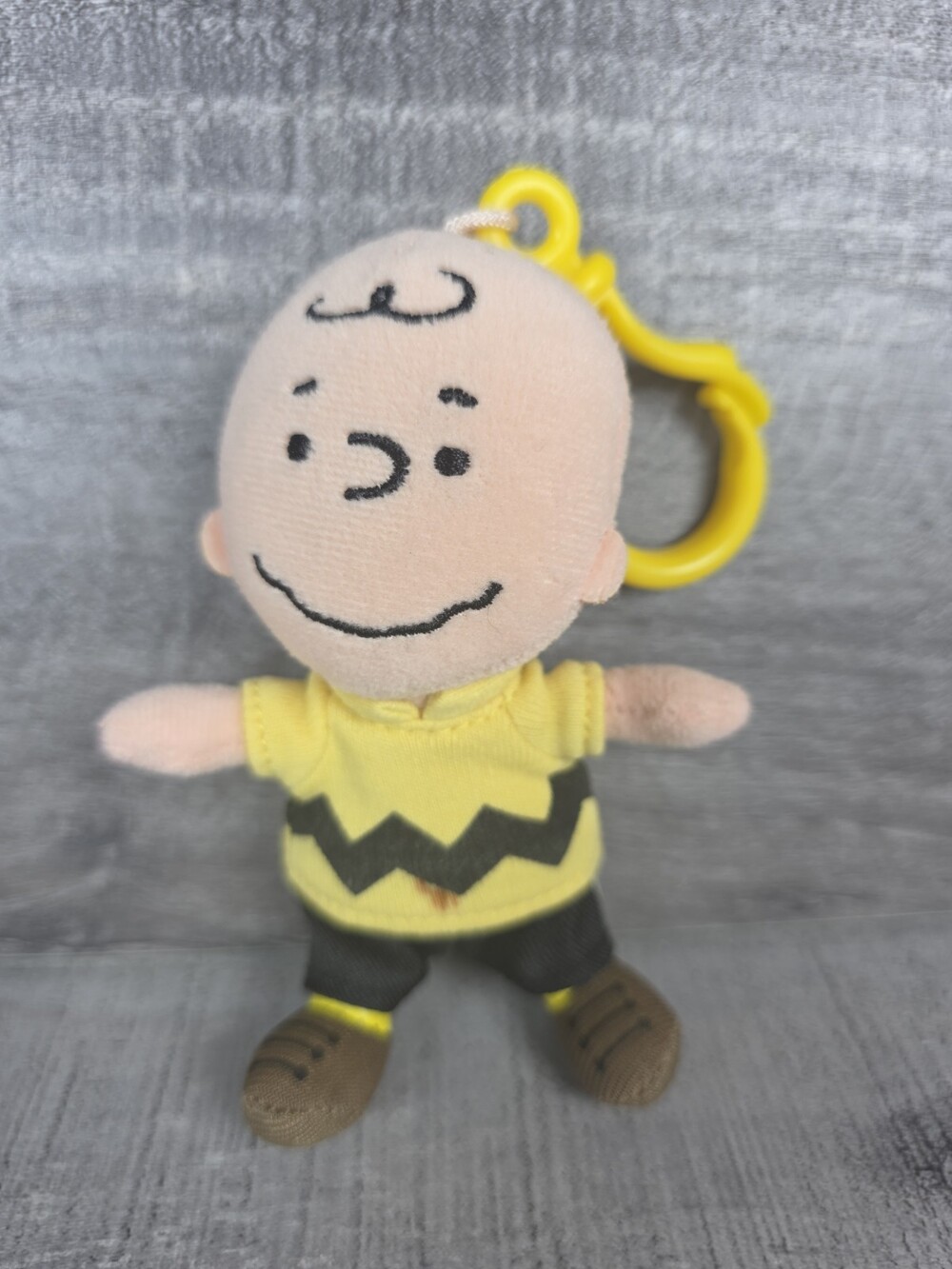 Ty Beanie Baby CHARLIE BROWN Peanuts Plastic Key Clip 4.5" Plush Toy FLAW b108